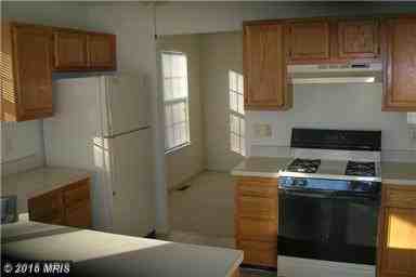 5496 Sir Douglas Dr - Photo 3 of 13