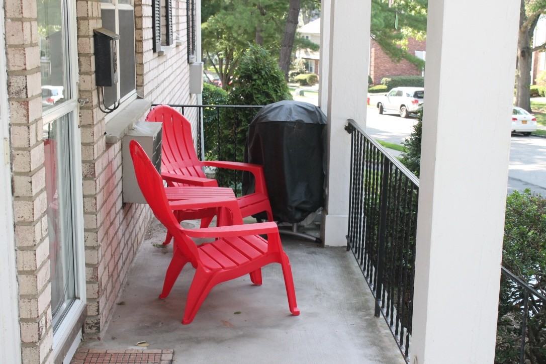 9 Doxbury Ln - Photo 2 of 21