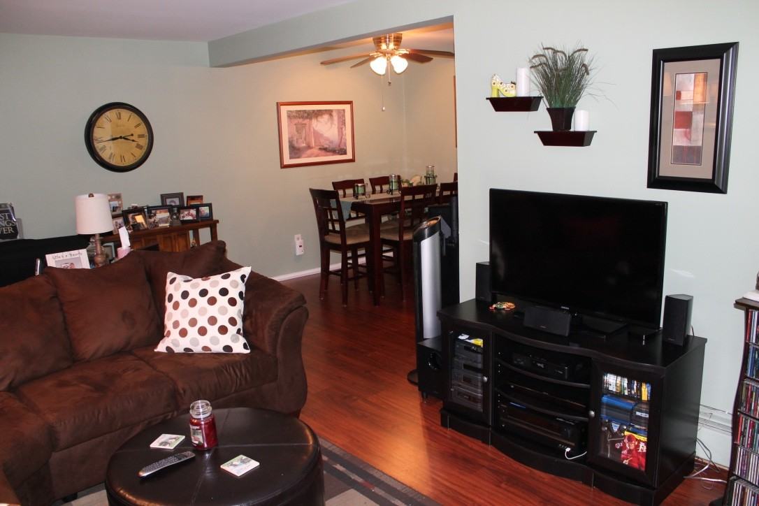 9 Doxbury Ln - Photo 3 of 21