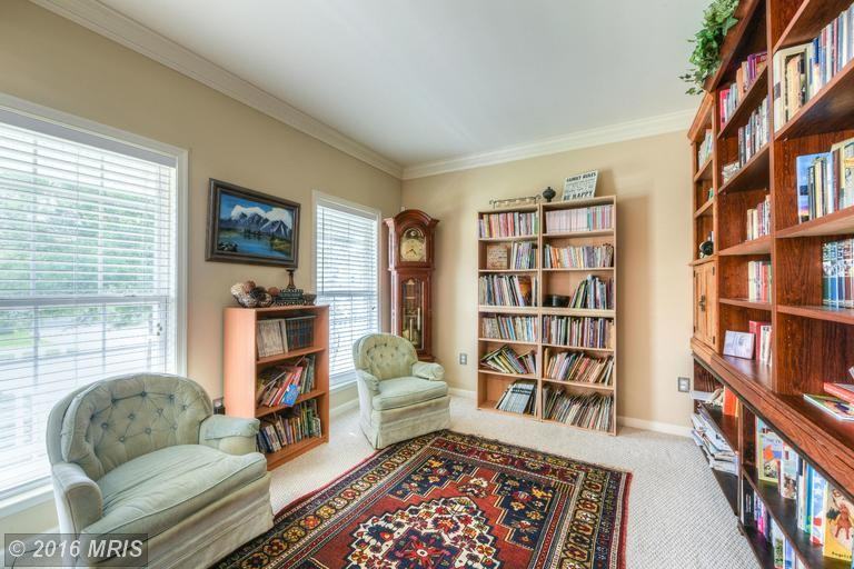 16 Gallery Rd - Photo 3 of 30