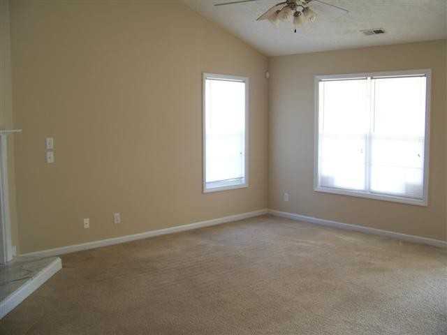 7720 Redwood Ave - Photo 3 of 12