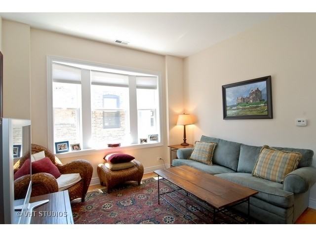 3705 N Lakewood Ave #3R - Photo 2 of 8