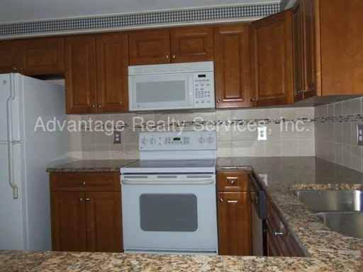 16017 Sharewood Dr - Photo 3 of 14