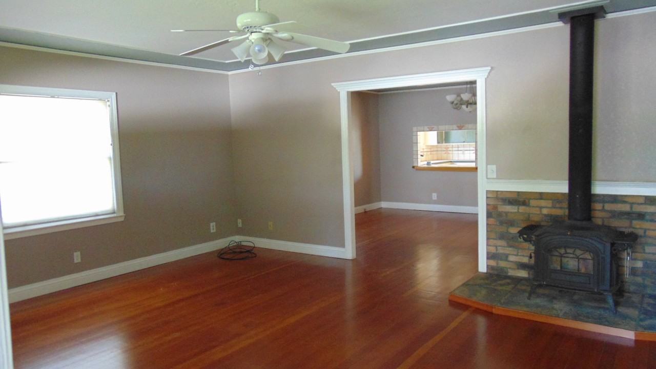 5480 Live Oak Dr - Photo 2 of 18