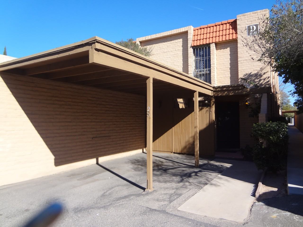 2875 N Tucson Blvd #25
