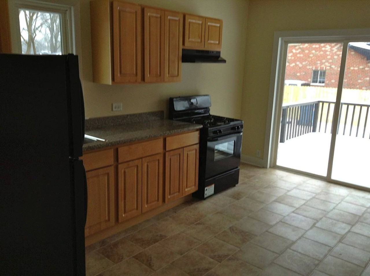 3924 143rd St - Photo 2 of 11