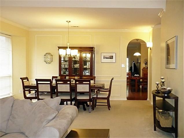 1048 Carlisle Dr - Photo 2 of 15