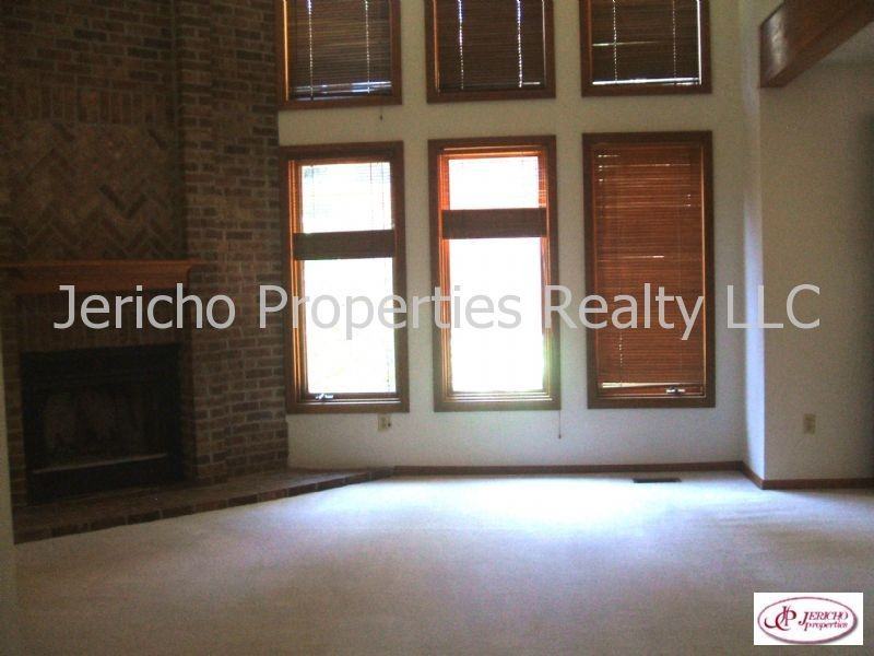 16022 Deer Ridge Dr B - Photo 3 of 22