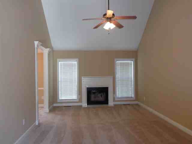 210 Sunnycrest Dr - Photo 2 of 11