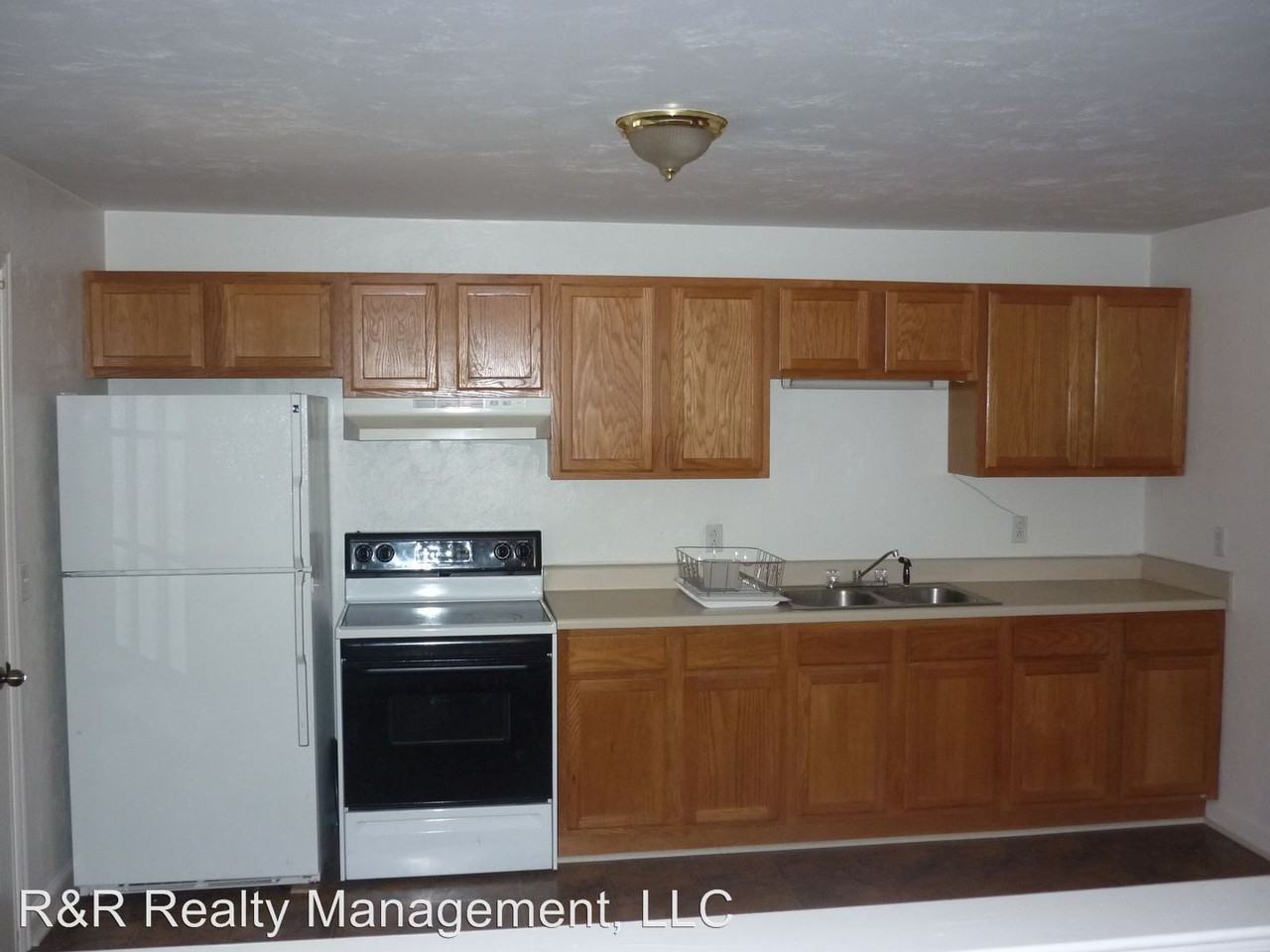 268 Church St - Photo 2 of 6