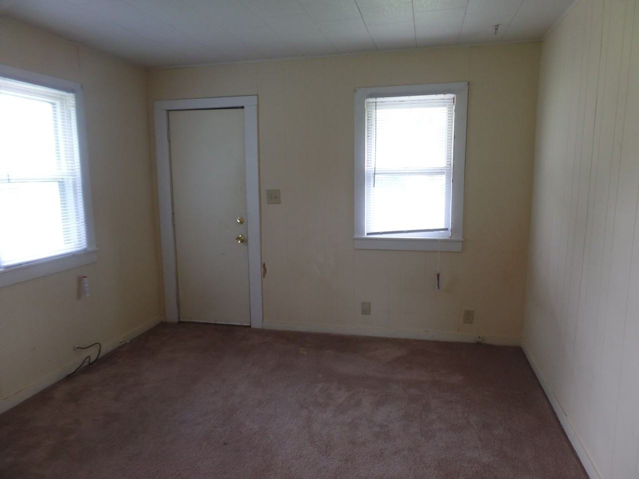 449 N 23rd St - Photo 2 of 4