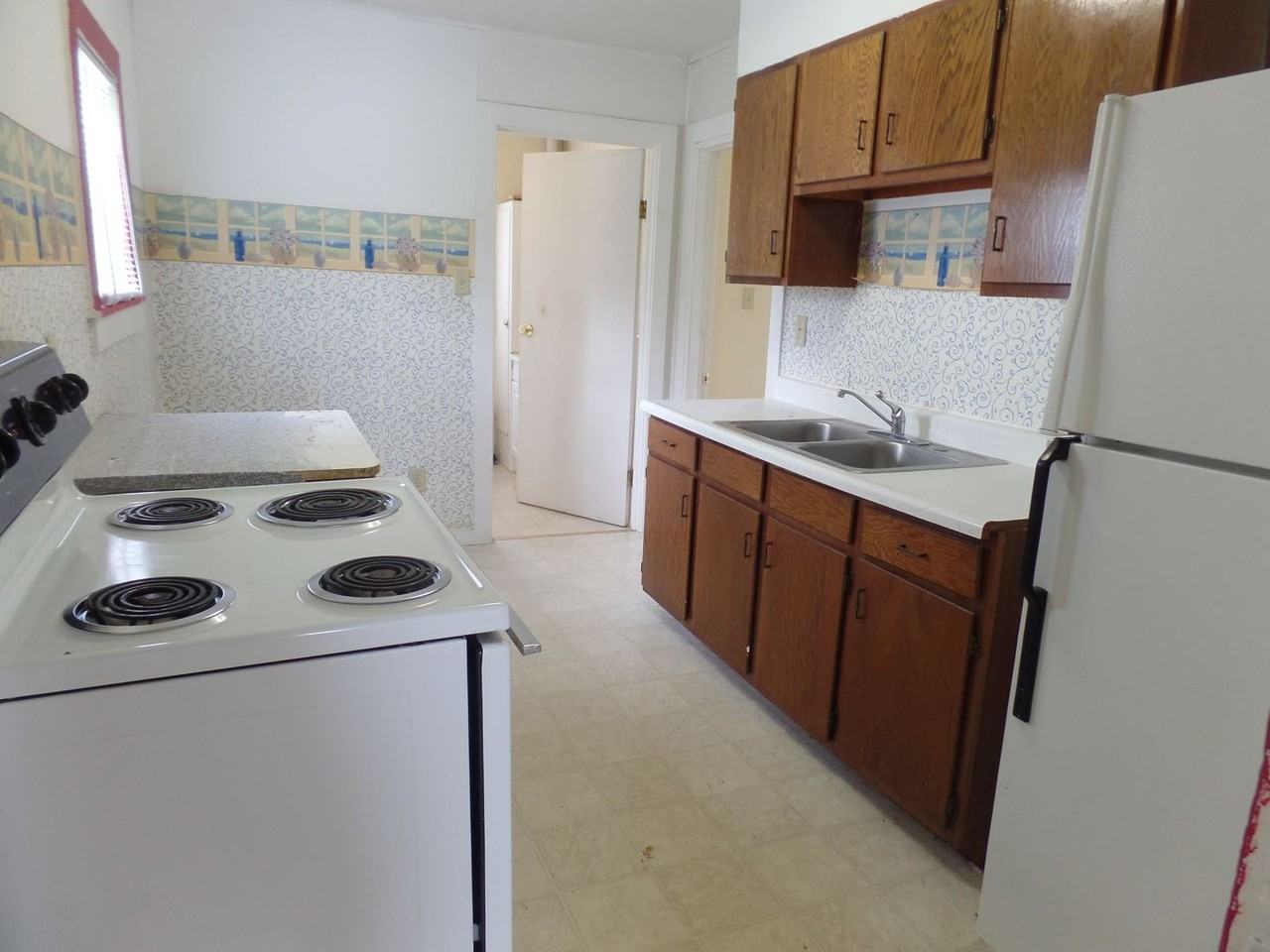 449 N 23rd St - Photo 3 of 4