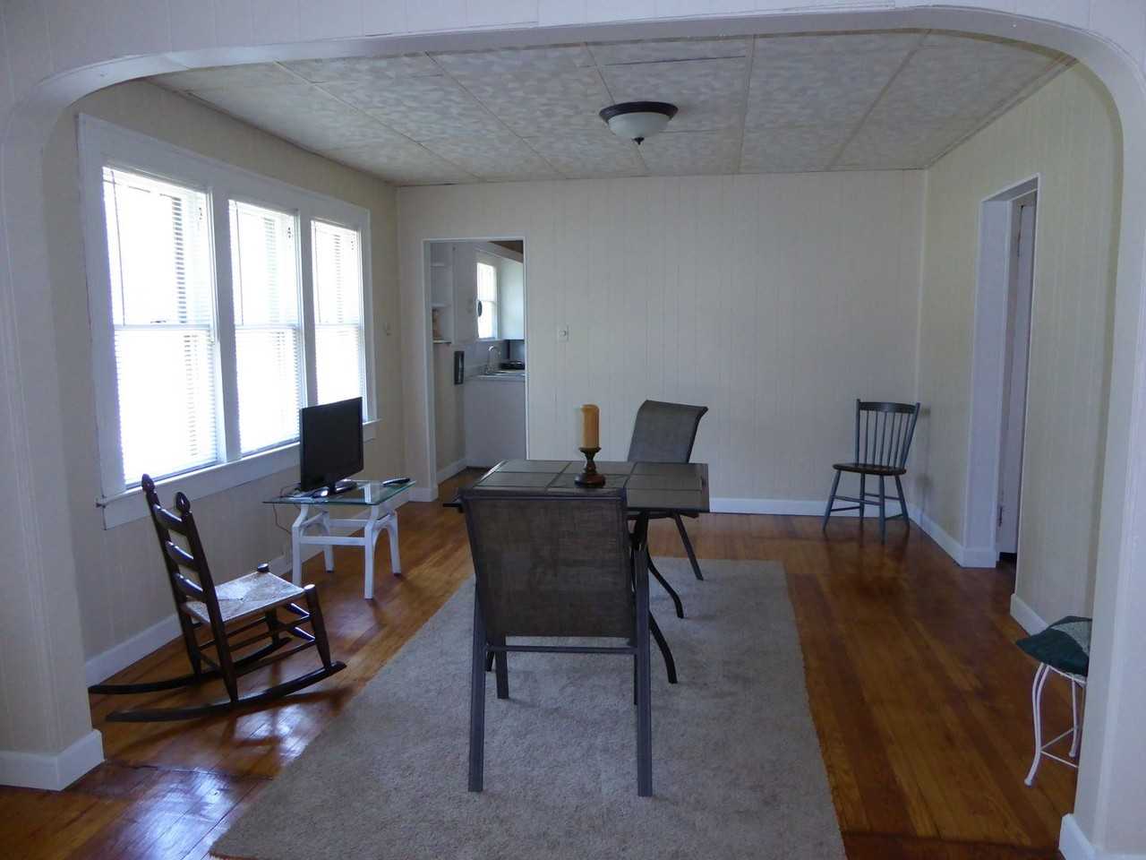 6400 N Clinton St - Photo 3 of 10