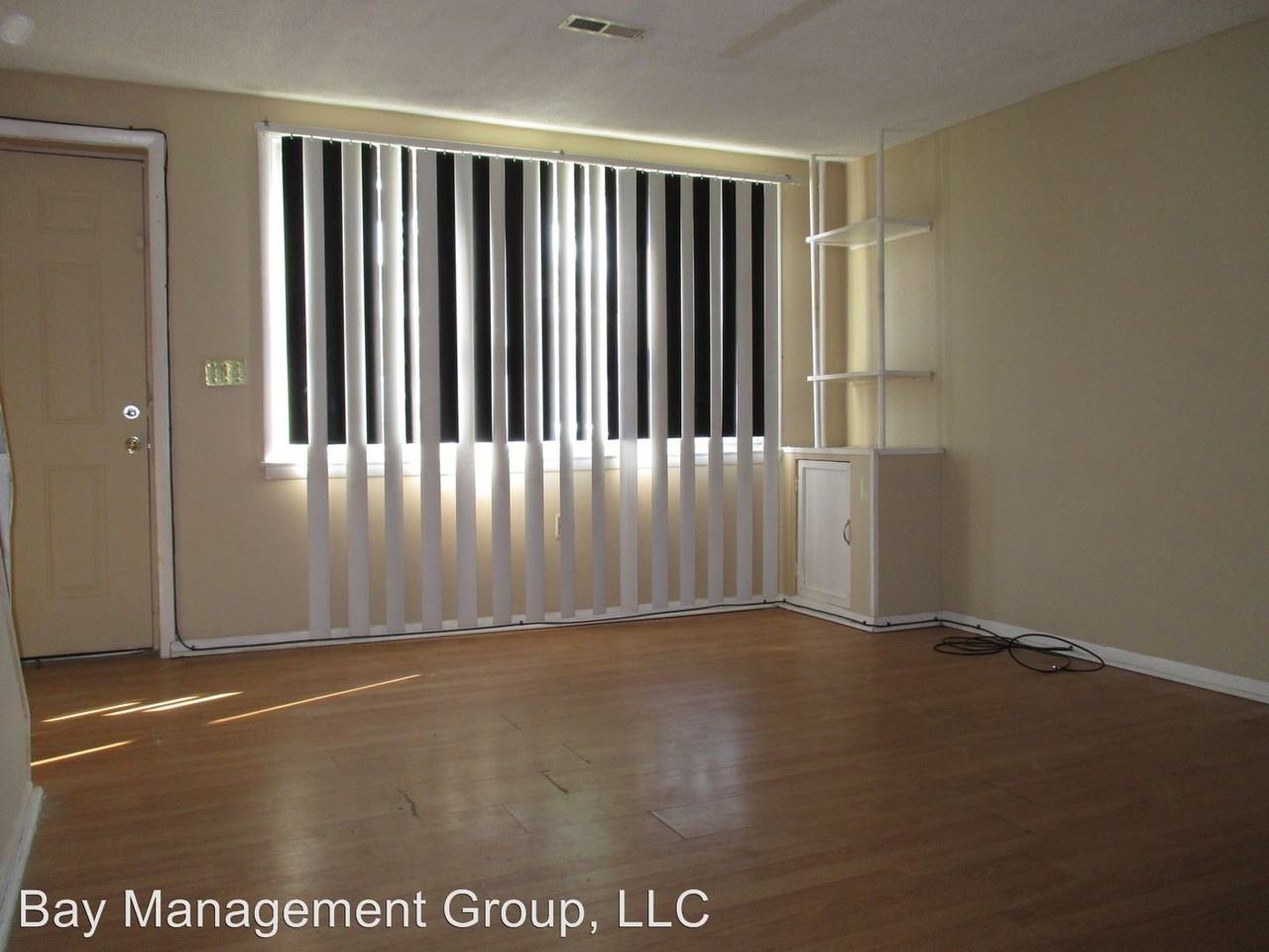 2609 Northshire Dr - Photo 2 of 15