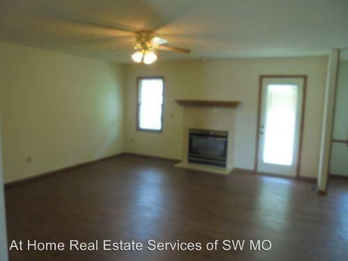 4146 S Parkcrest Ave - Photo 2 of 17