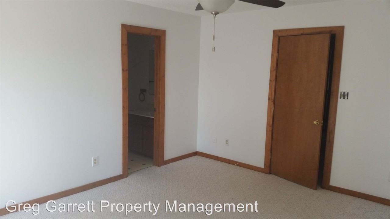 329 Bridgewater Dr - Photo 3 of 23