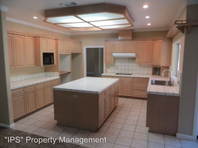 21900 Westmere Ln - Photo 3 of 39