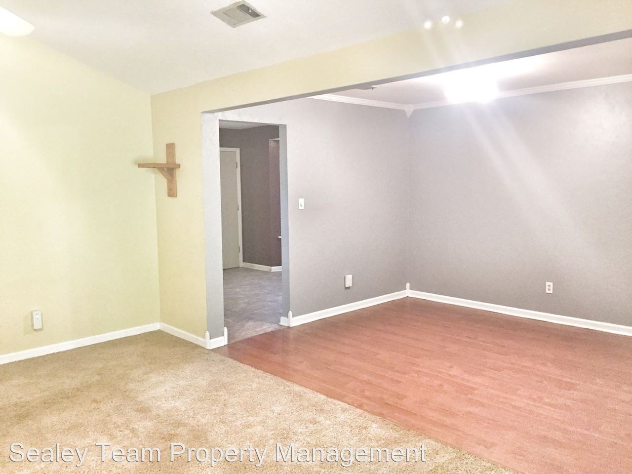 1103 Woodbern Ln - Photo 3 of 15