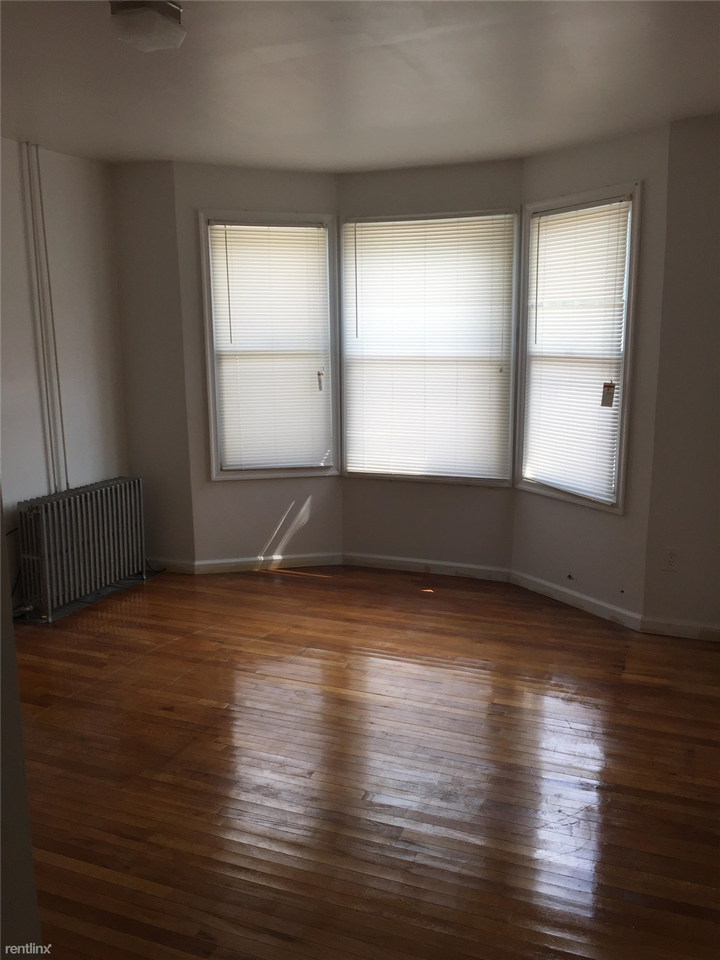 106 N Lehigh Ave - Photo 2 of 10