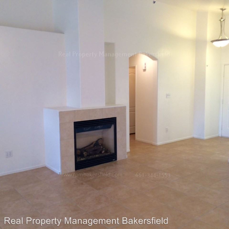 10204 Pyramid Peak Dr - Photo 3 of 21