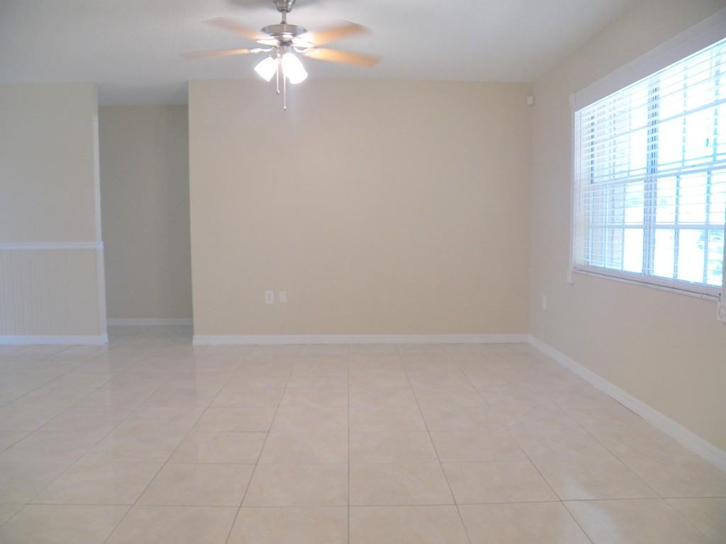 8708 Huntsman Ln - Photo 3 of 15