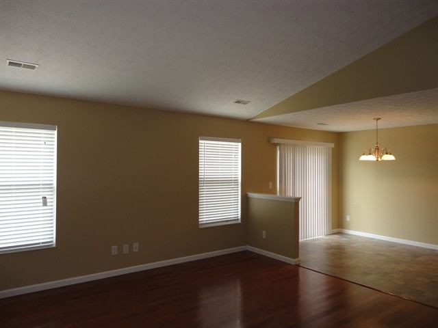 431 Sherman Dr - Photo 2 of 12