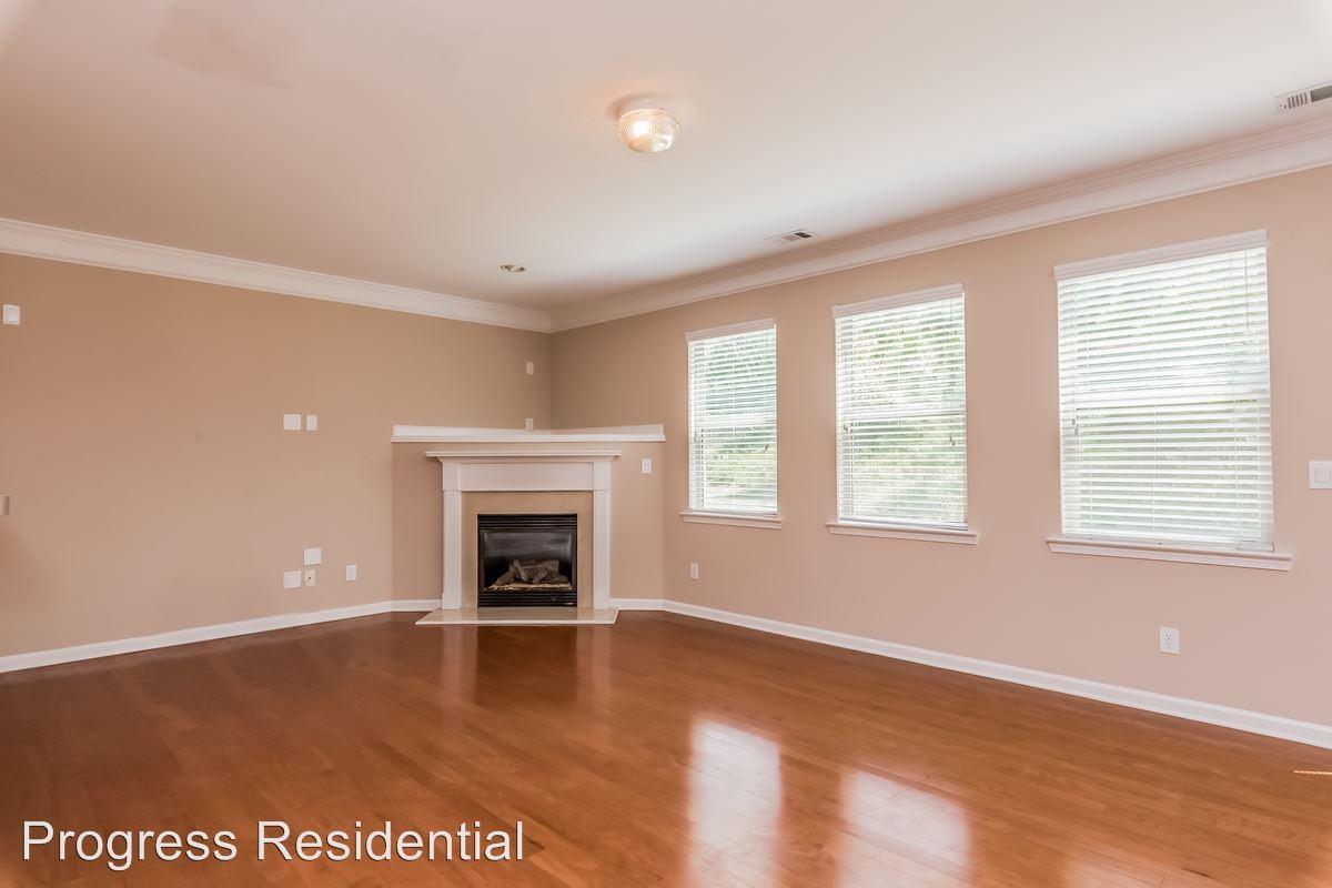 206 Shaw Dr - Photo 2 of 18