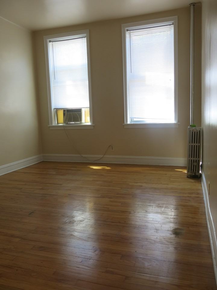 805 Seneca Avenue #1R