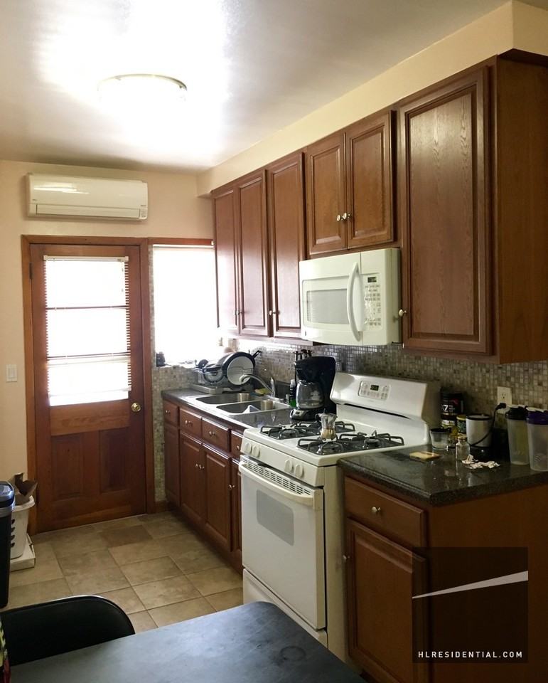 28-45 48th St #1 - Photo 3 of 11