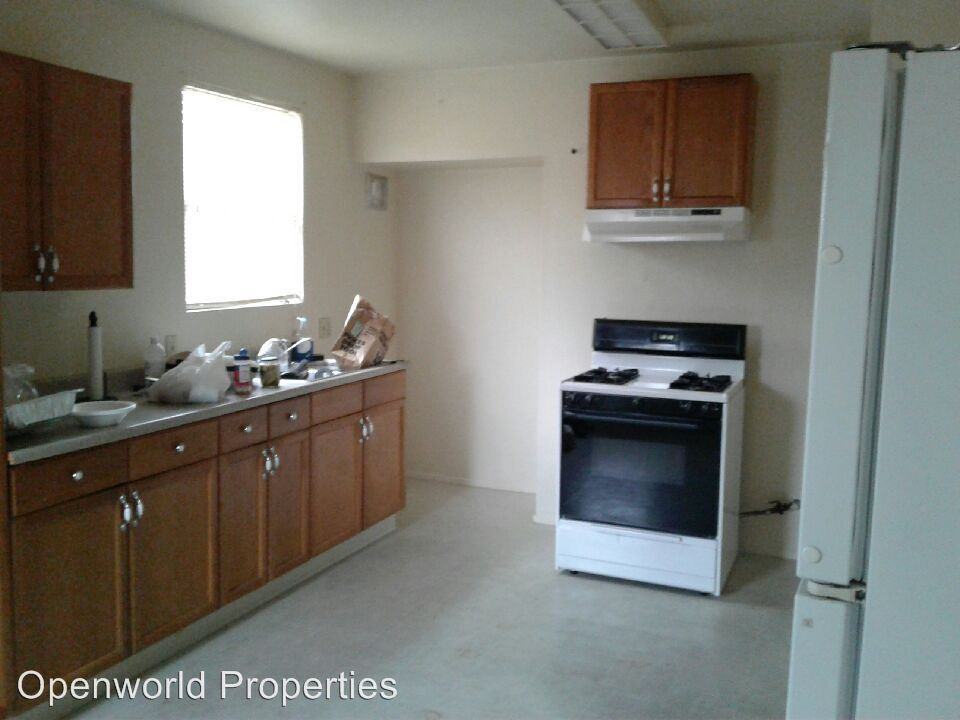 7144 Holly St - Photo 2 of 4