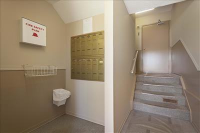 4902 Queen St - Photo 3 of 7