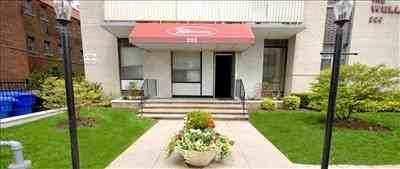 222 Wellesley St E - Photo 2 of 5