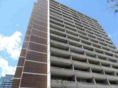 200 Roehampton Ave