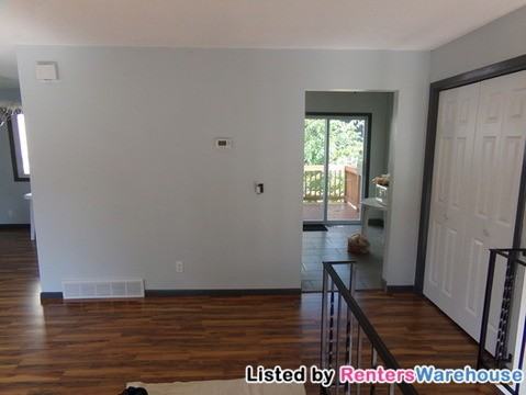 203 4th Ave NE - Photo 3 of 13