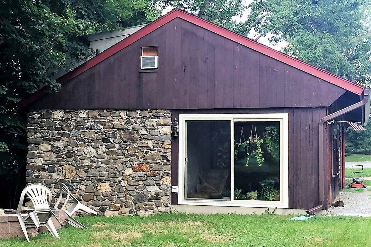 11 Sunset Ave - Photo 3 of 11