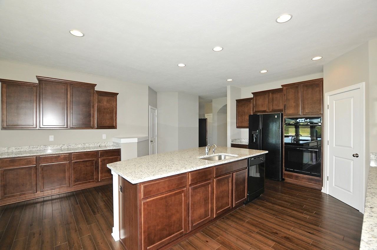 9422 Crystal River Dr - Photo 3 of 20