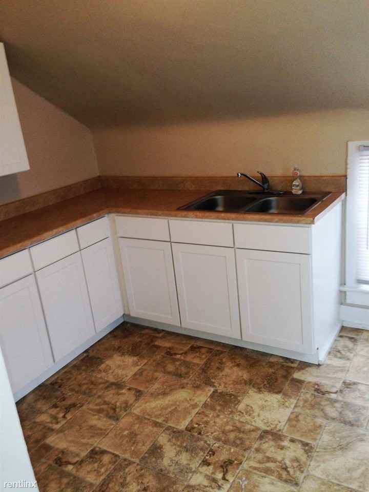 180 Emery Terrace - Photo 3 of 6