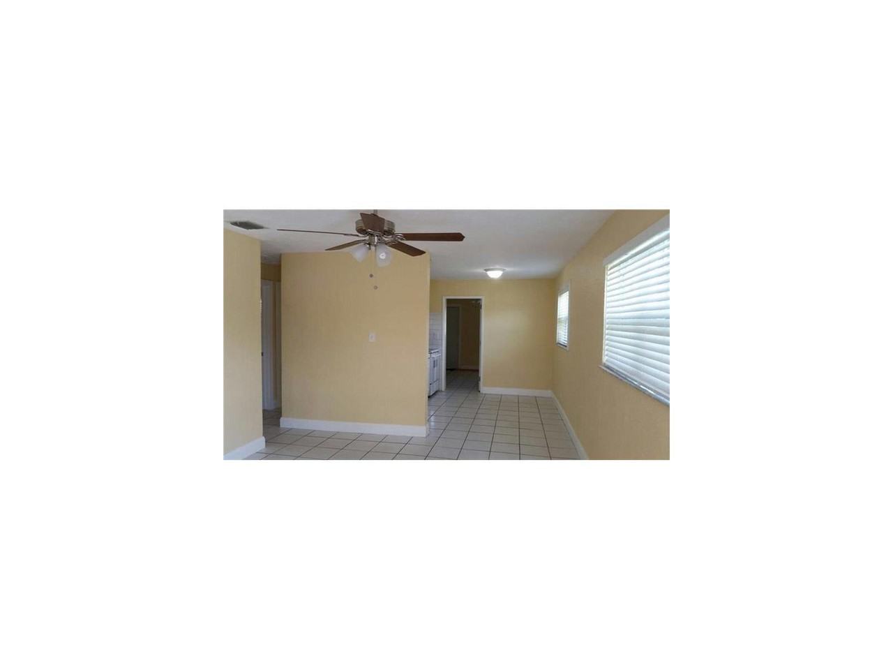 5721 SW 38th St - Photo 3 of 8