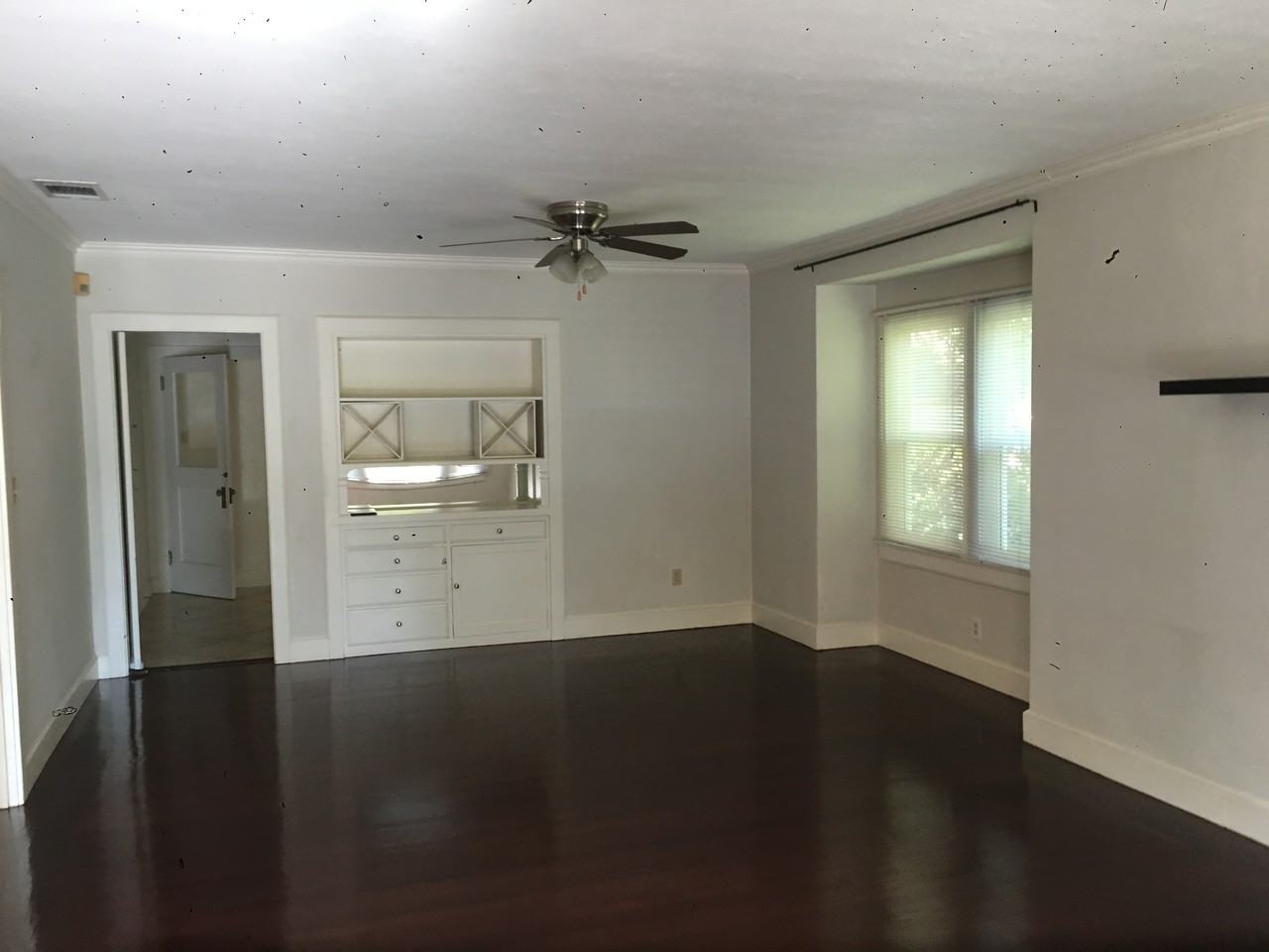 2788 Riverside Blvd - Photo 3 of 15