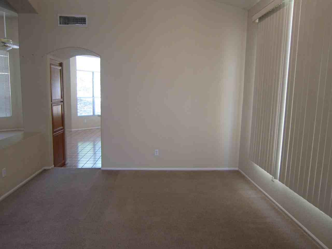 10124 E Meadow Hill Dr - Photo 3 of 22
