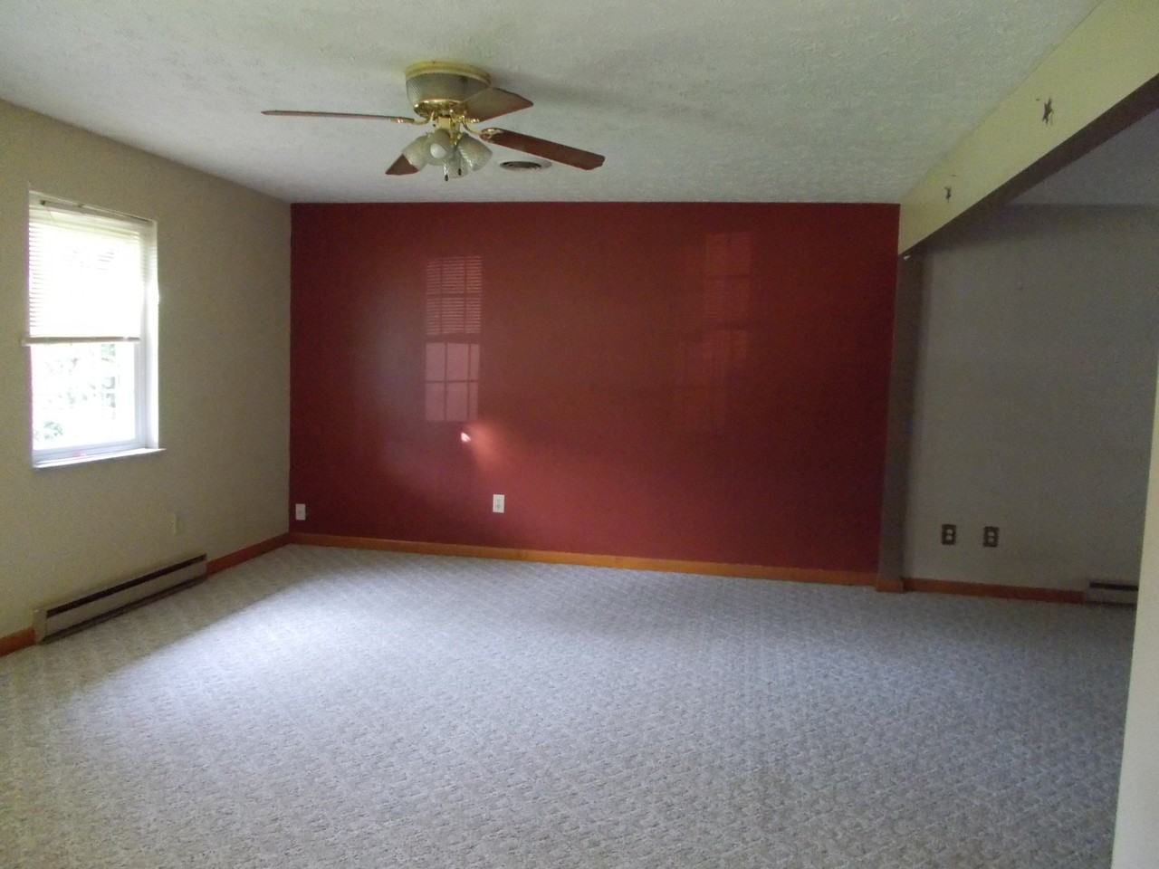 134 Peters Dr - Photo 3 of 24