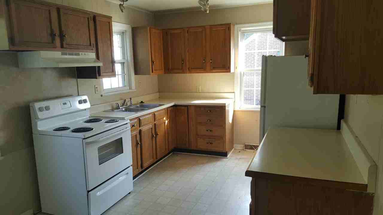 2518 Ravenwood Ave NW - Photo 2 of 6