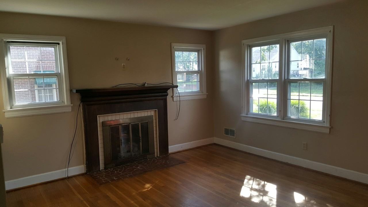 2518 Ravenwood Ave NW - Photo 3 of 6