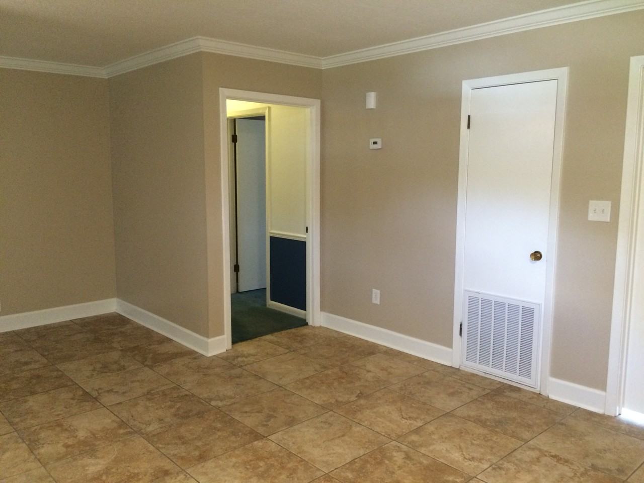 817 Hillendale Dr - Photo 3 of 15