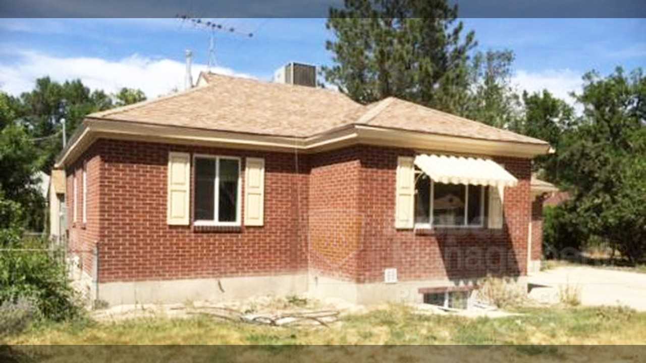 1056 MacFarland Dr - Photo 2 of 32