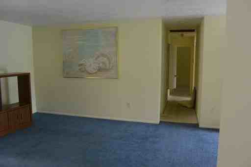 6438 Colonial Dr - Photo 2 of 11