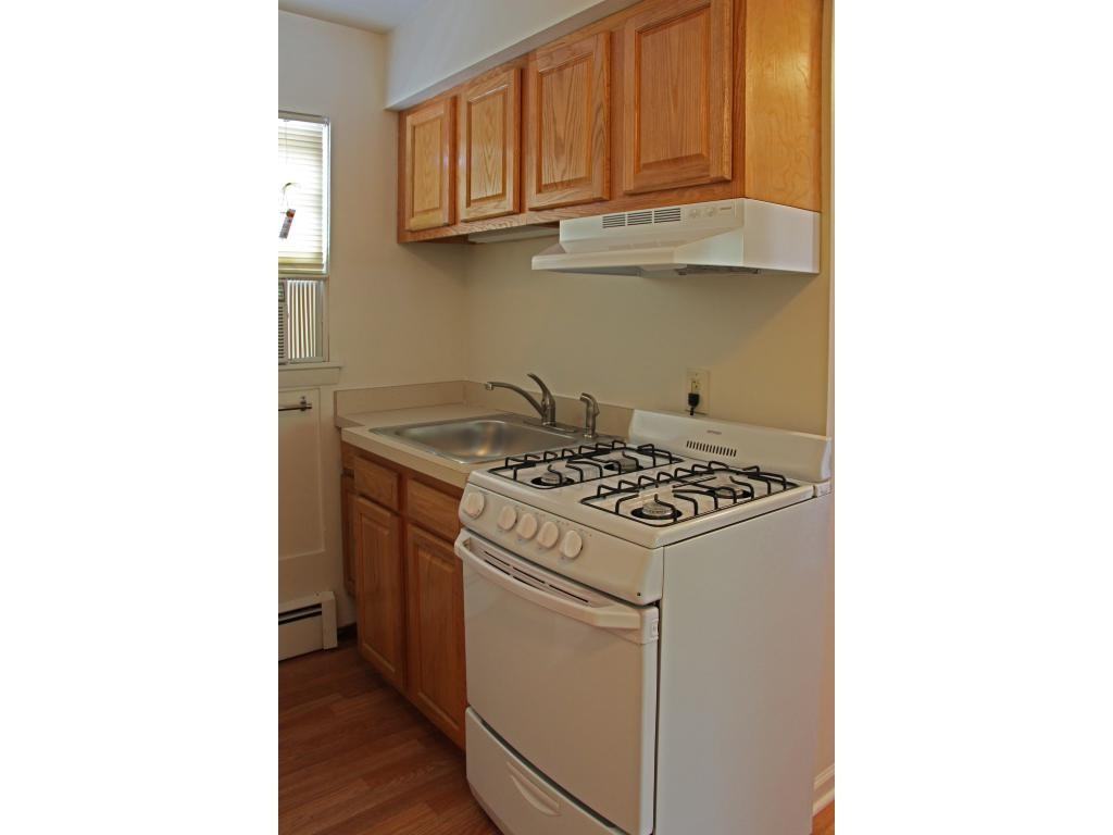 Oak Lawn Apartments - Photo 3 of 19