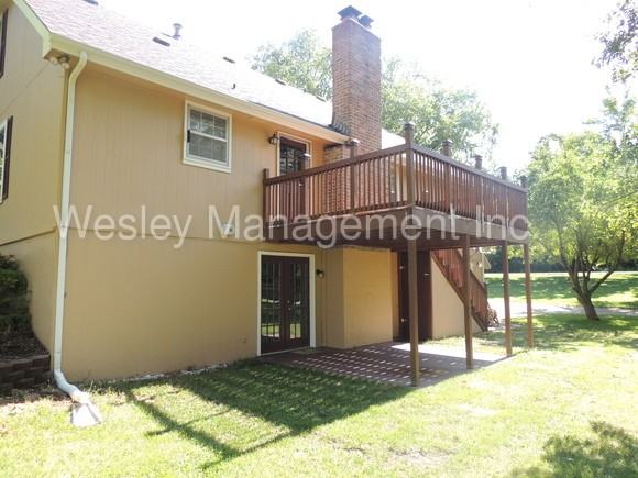 3030 N 131 St - Photo 2 of 27