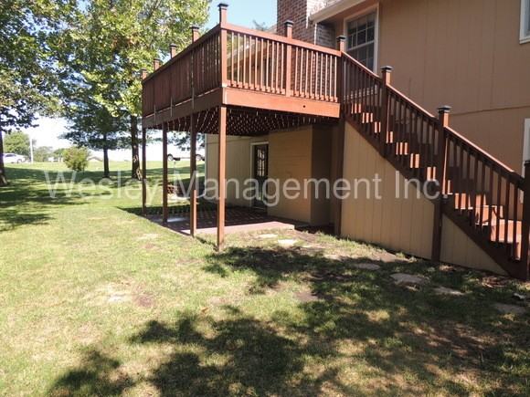 3030 N 131 St - Photo 3 of 27