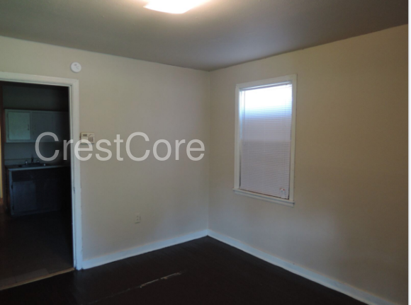 1377 Eloise Rd - Photo 3 of 8